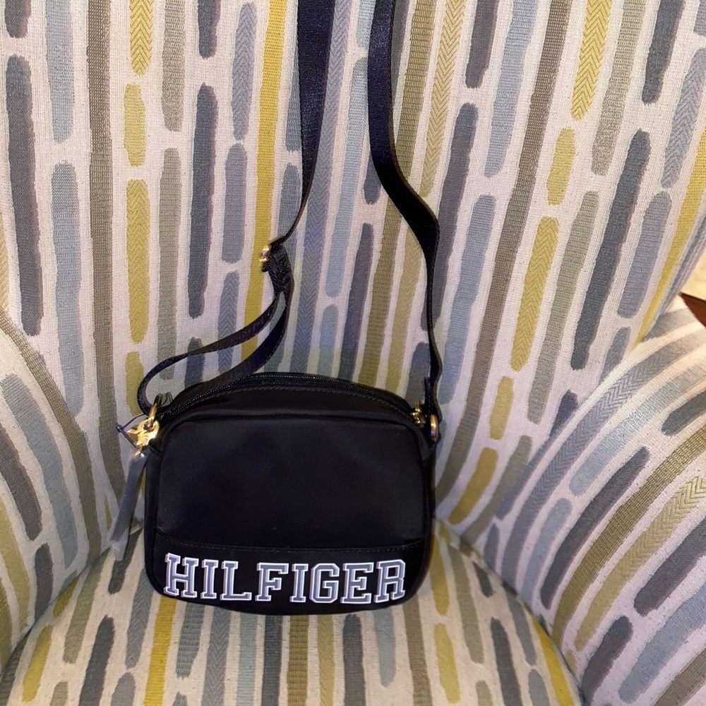 Women’s Tommy Hilfiger strap purse